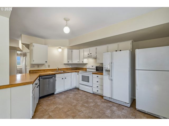 9540 Sw TERWILLIGER Blvd, Portland, OR 97219