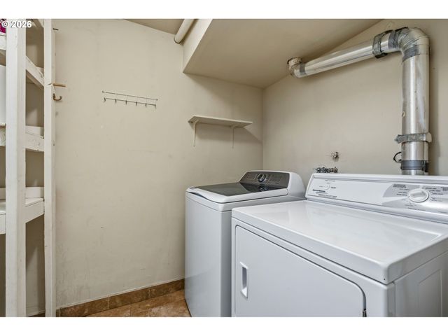 9540 Sw TERWILLIGER Blvd, Portland, OR 97219