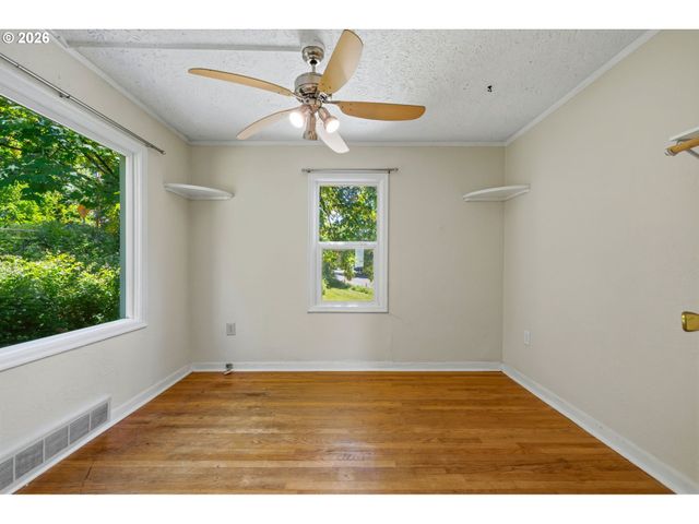 9540 Sw TERWILLIGER Blvd, Portland, OR 97219