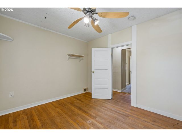 9540 Sw TERWILLIGER Blvd, Portland, OR 97219