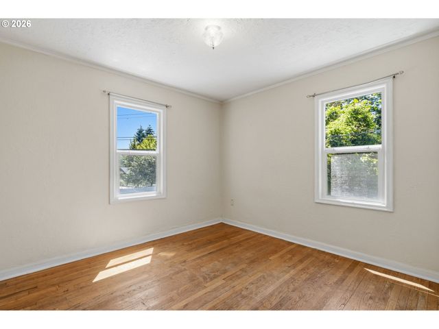 9540 Sw TERWILLIGER Blvd, Portland, OR 97219