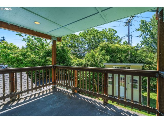 9540 Sw TERWILLIGER Blvd, Portland, OR 97219