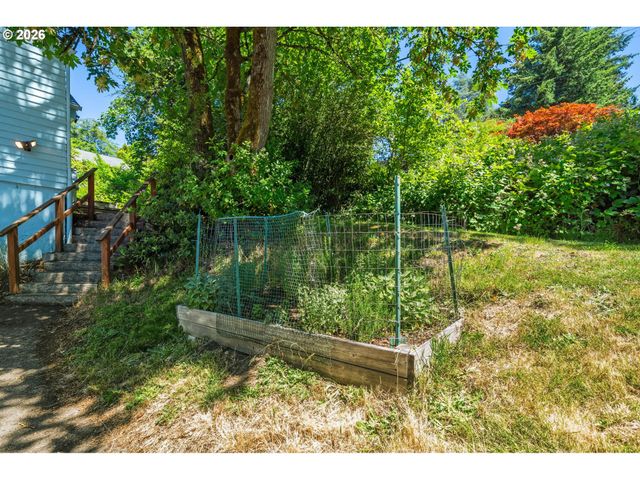 9540 Sw TERWILLIGER Blvd, Portland, OR 97219