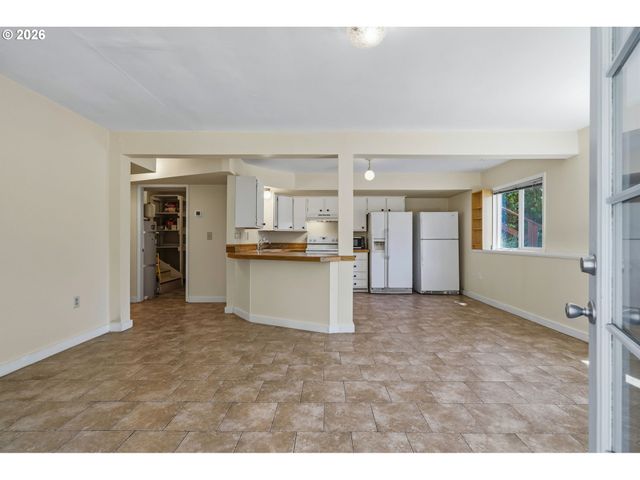 9540 Sw TERWILLIGER Blvd, Portland, OR 97219