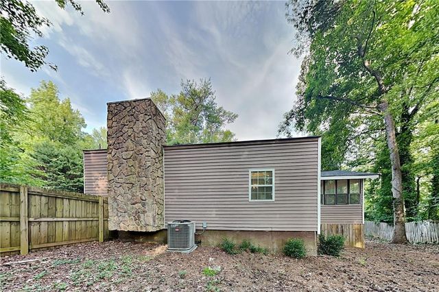 2426 Emberwood Court NW, Kennesaw, GA 30152