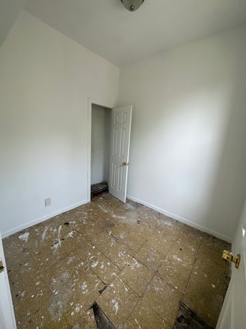 7144 S Saint Lawrence Avenue, Chicago, IL 60619