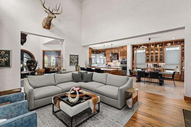 3 Applegreen CT, The Hills, TX 78738