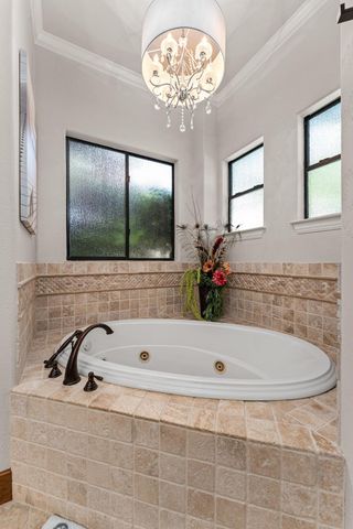 3 Applegreen CT, The Hills, TX 78738