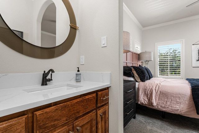 3 Applegreen CT, The Hills, TX 78738