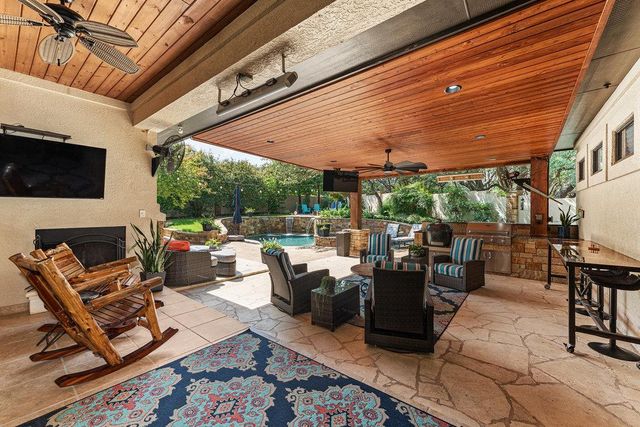 3 Applegreen CT, The Hills, TX 78738