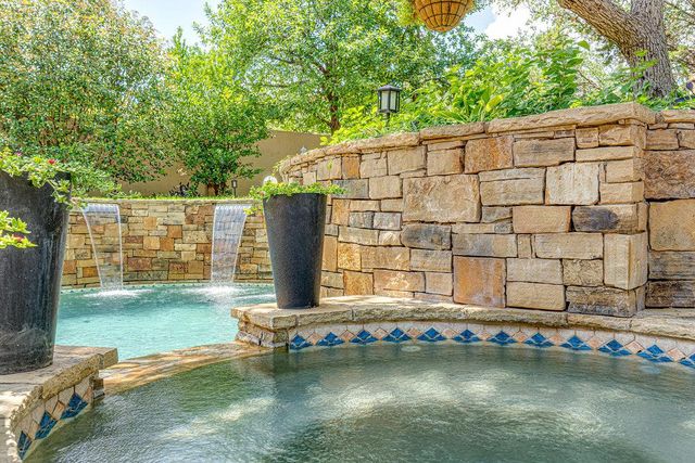 3 Applegreen CT, The Hills, TX 78738