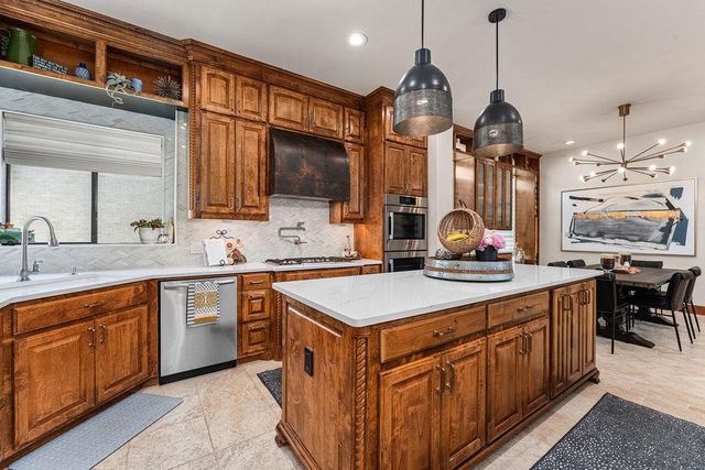 3 Applegreen CT, The Hills, TX 78738