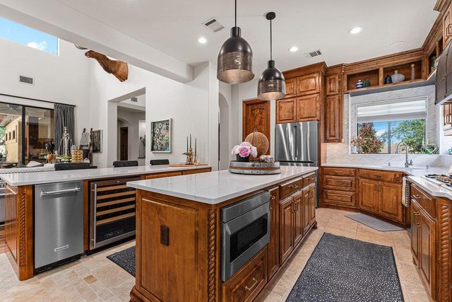 3 Applegreen CT, The Hills, TX 78738