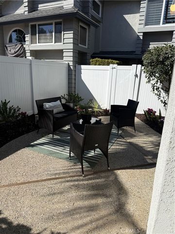 2687 Orange b, Costa Mesa, CA 92627