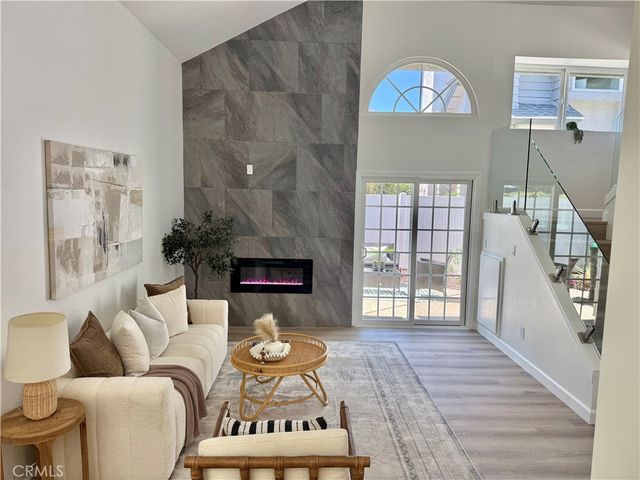2687 Orange b, Costa Mesa, CA 92627