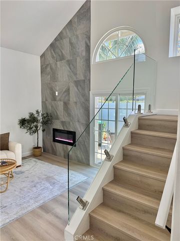 2687 Orange b, Costa Mesa, CA 92627