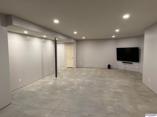 16951 Polk Street, Omaha, NE 68135