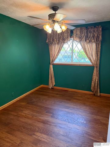 7507 Newport Avenue, Omaha, NE 68122