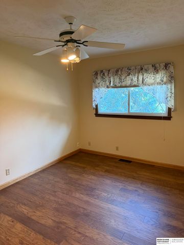 7507 Newport Avenue, Omaha, NE 68122