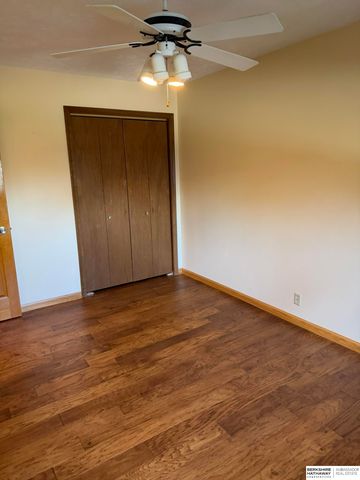 7507 Newport Avenue, Omaha, NE 68122