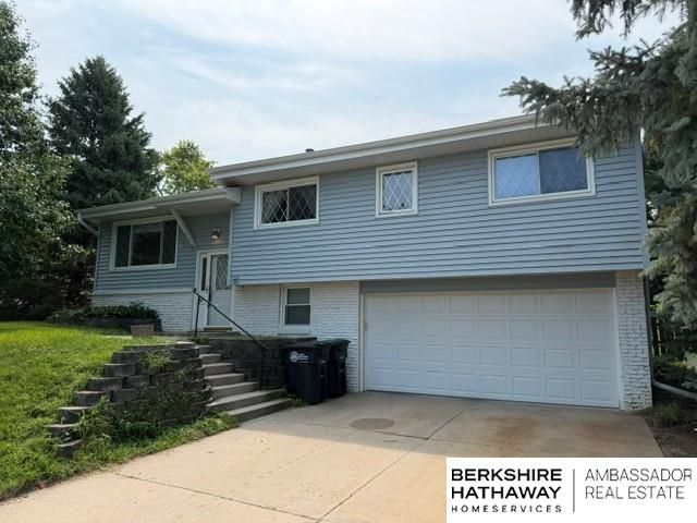 7507 Newport Avenue, Omaha, NE 68122