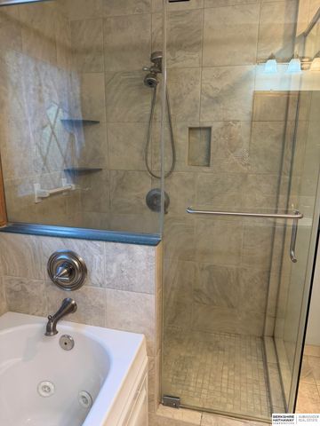 7507 Newport Avenue, Omaha, NE 68122