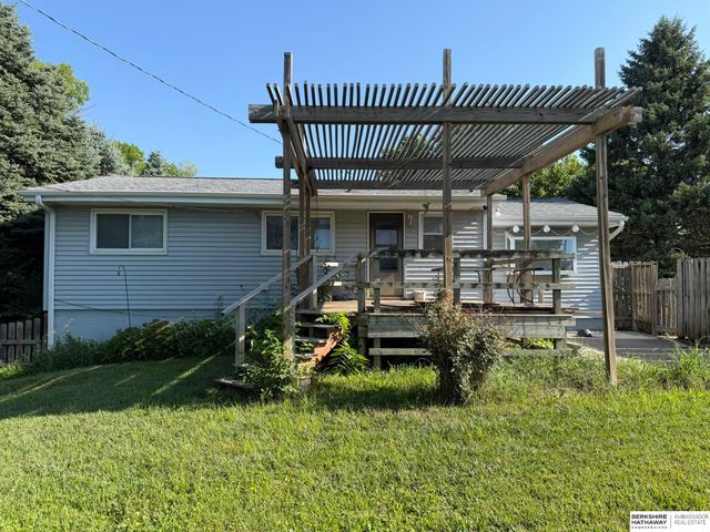 7507 Newport Avenue, Omaha, NE 68122