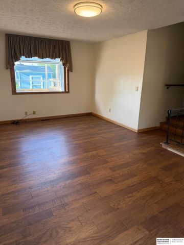 7507 Newport Avenue, Omaha, NE 68122