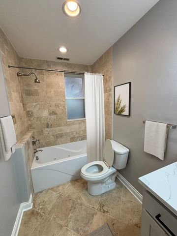 1520 W Birchwood Avenue G, Chicago, IL 60626