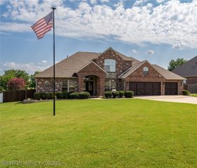 12525 Moonlight Drive, Fort Smith, AR 72916