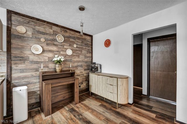 16430 Heather Lane 204, Middleburg Heights, OH 44130