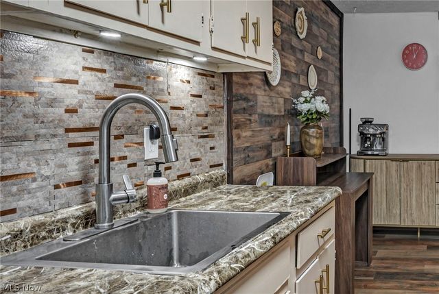 16430 Heather Lane 204, Middleburg Heights, OH 44130