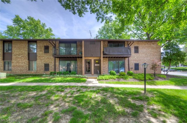 16430 Heather Lane 204, Middleburg Heights, OH 44130