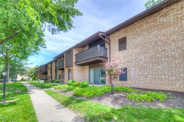 16430 Heather Lane 204, Middleburg Heights, OH 44130