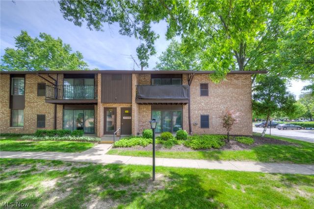 16430 Heather Lane 204, Middleburg Heights, OH 44130