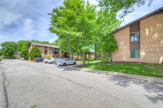 16430 Heather Lane 204, Middleburg Heights, OH 44130