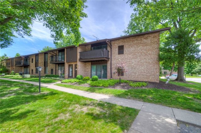 16430 Heather Lane 204, Middleburg Heights, OH 44130