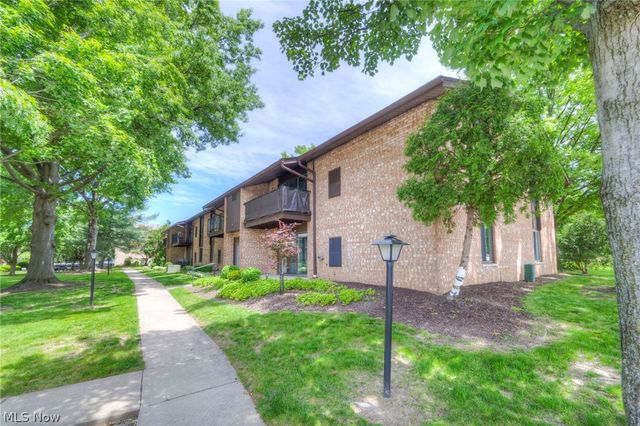 16430 Heather Lane 204, Middleburg Heights, OH 44130