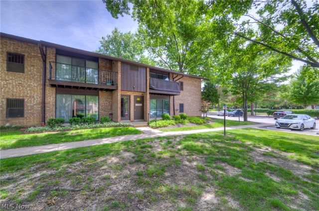 16430 Heather Lane 204, Middleburg Heights, OH 44130