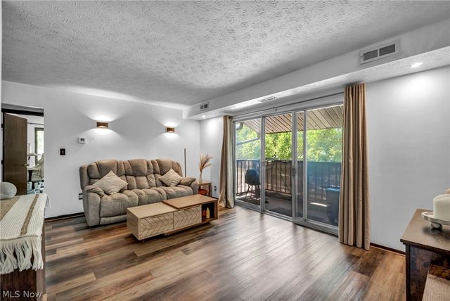 16430 Heather Lane 204, Middleburg Heights, OH 44130