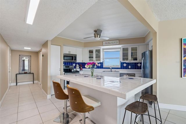 700 BEACH DRIVE NE 701, St Petersburg, FL 33701