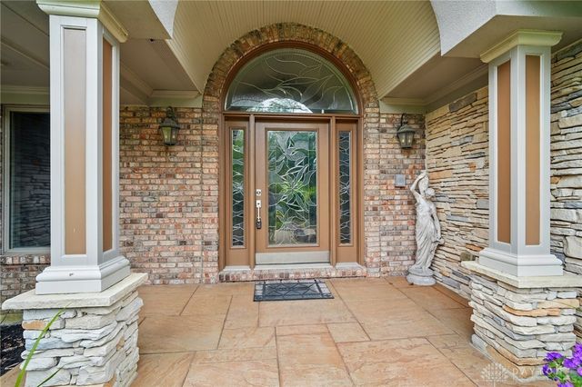 219 Chateau Valley Lane, South Lebanon, OH 45065