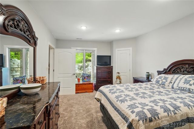 219 Chateau Valley Lane, South Lebanon, OH 45065