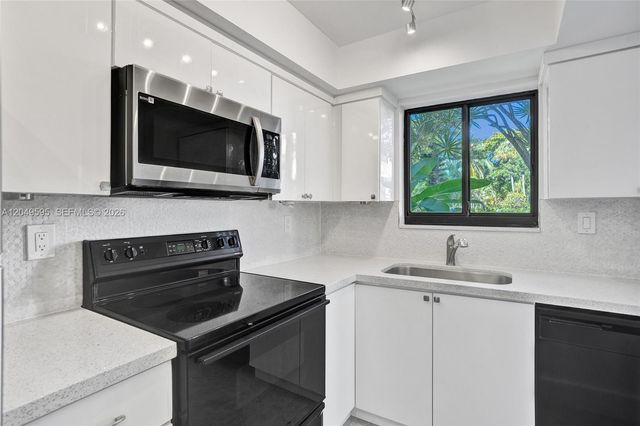 20332 NE 34th Court 26, Aventura, FL 33180