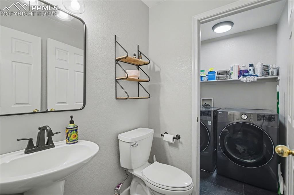 Image 14 of property listing at 1040 Ancestra Drive, Fountain, CO 80817