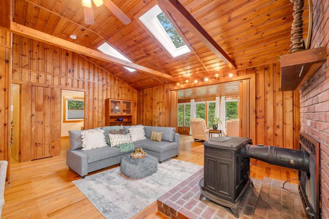 18 Holiday Shore Drive, Dunbarton, NH 03046