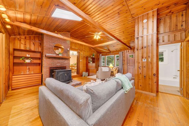 18 Holiday Shore Drive, Dunbarton, NH 03046