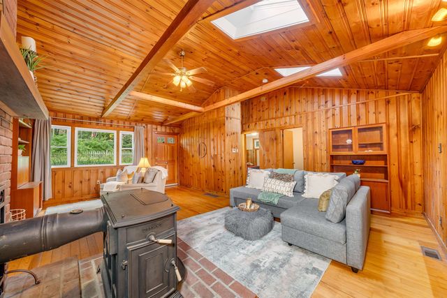 18 Holiday Shore Drive, Dunbarton, NH 03046