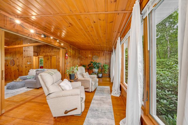 18 Holiday Shore Drive, Dunbarton, NH 03046