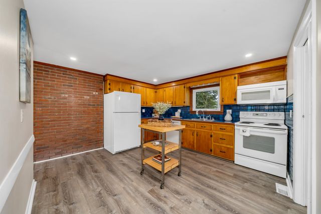 18 Holiday Shore Drive, Dunbarton, NH 03046
